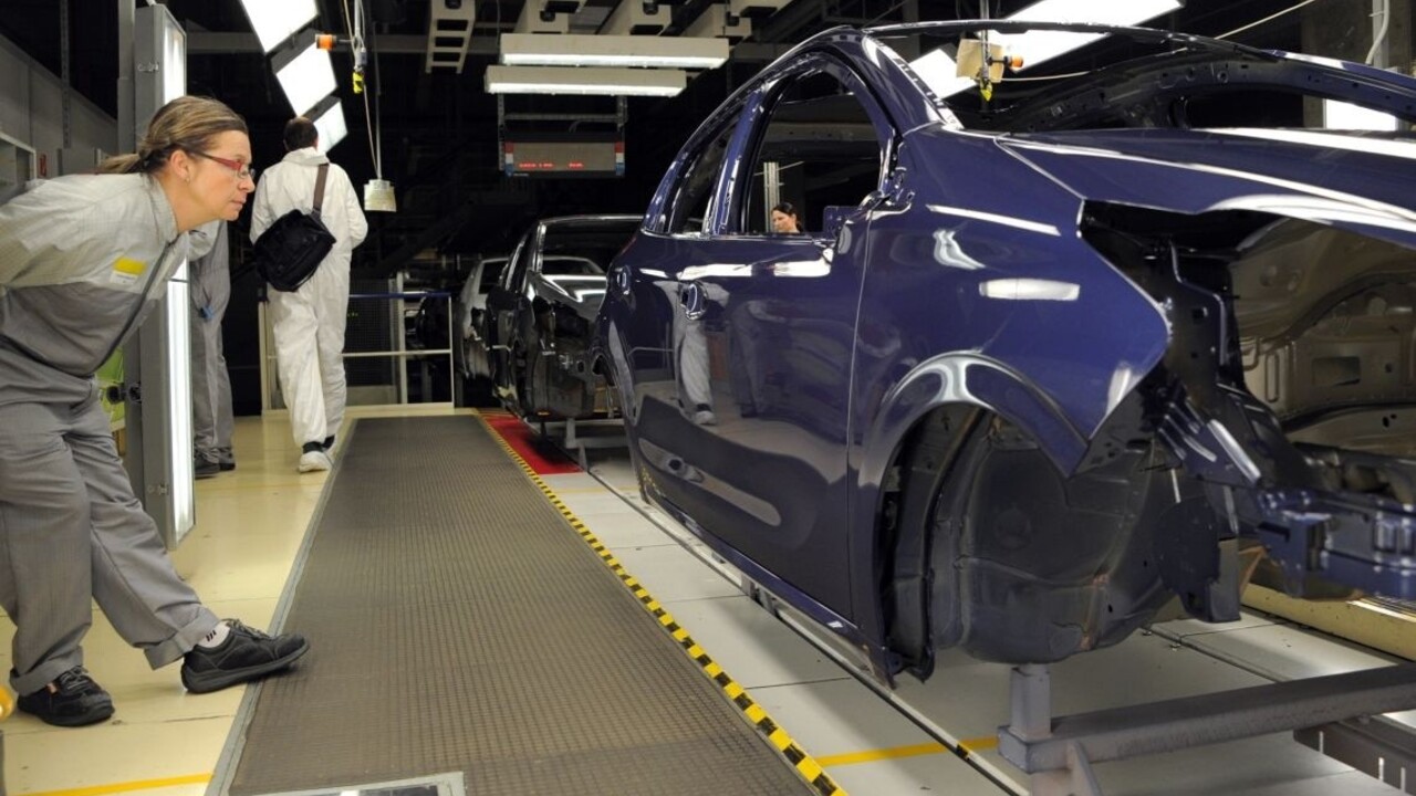 Trnava výroba automobily auto montáž ilu 1140 px (SITA/Martin Havran)